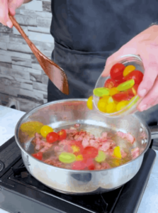 Pasta with pesto and tomato 2