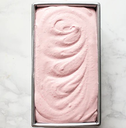 No-churn strawberry gelato » Tavolart Folding strawberry puree into whipped cream by hand